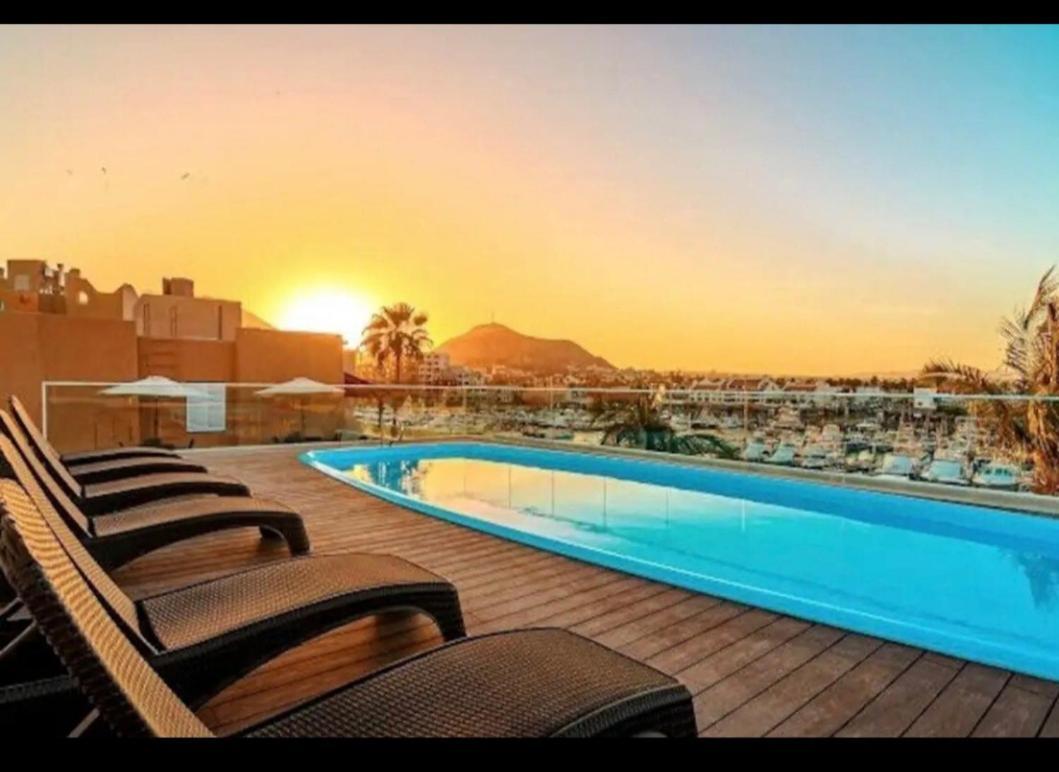 カボ・サン・ルーカス Marina Cabo Plaza Unit 107Aアパートホテル エクステリア 写真